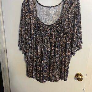 Square neck paisley pattern navy blue an beige top with billowy bell 3/4 sleeves